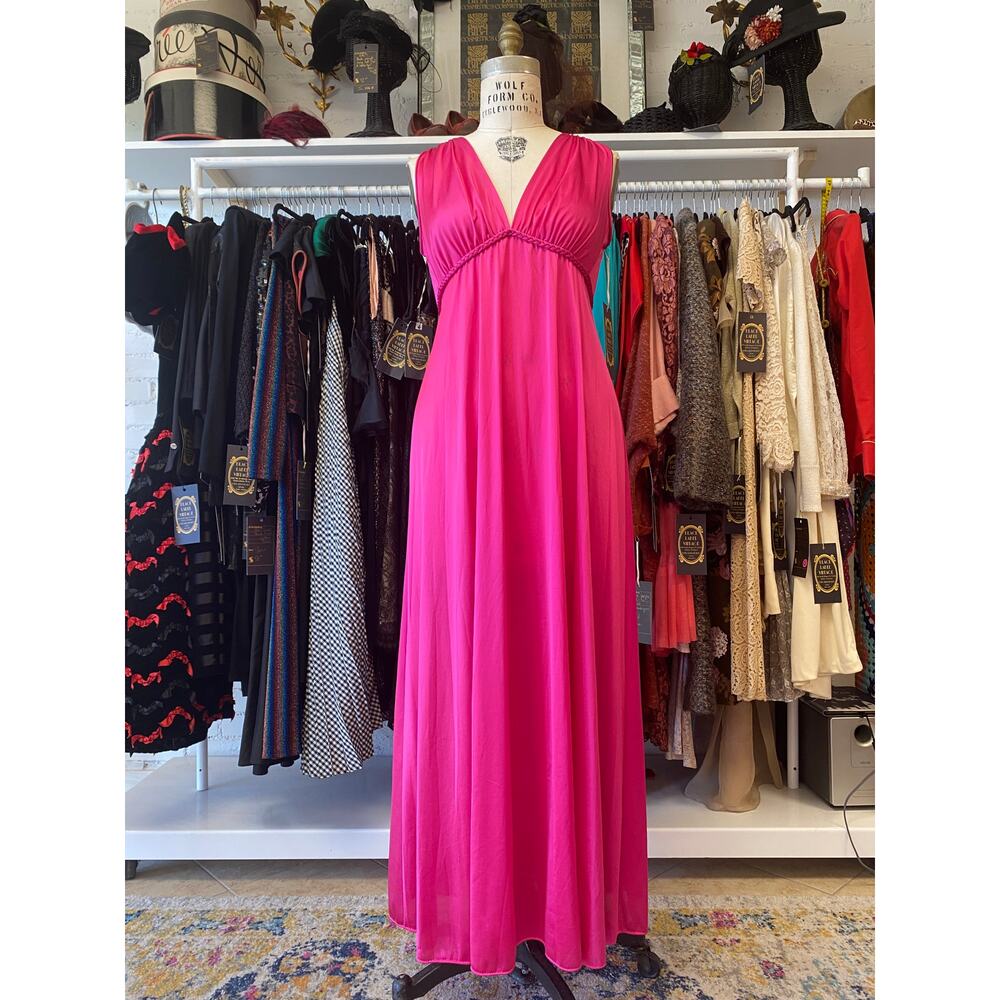 vintage 1970s magenta nylon vanity fair nightgown 70s loungewear med disco pink